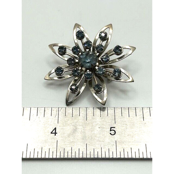 Vintage Blue Rhinestone Accented Brooch Pin 2 Inches With Box - Picture 4 of 5